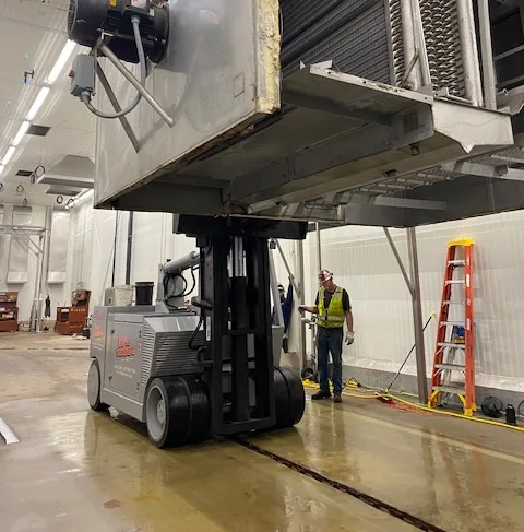 Industrial Machine Lifting with Versalift