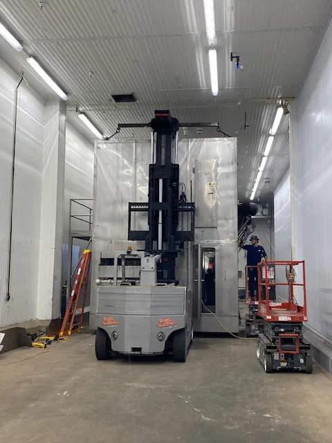 Industrial Machine Lifting with Versalift